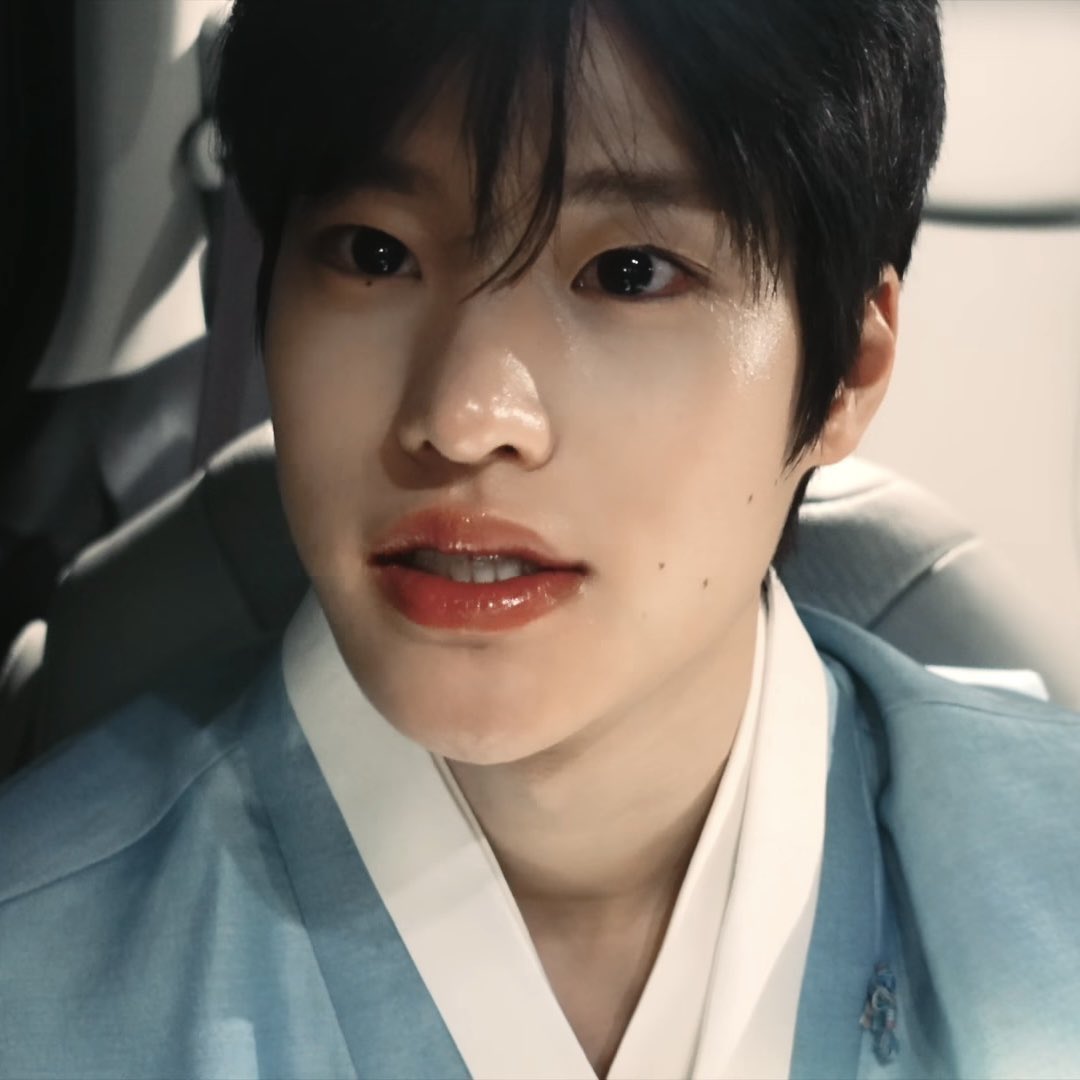 nnandariine's tweet photo. #넨또

웑빉 본가 내려간 신혼부부 넨과 또
저녁 먹고 시작된 윷놀이 한 판

1번팀 시부모님
2번팀 아주버님네 가족
3번팀 언넨이랑 또히 https://t.co/dLbxRPujgS