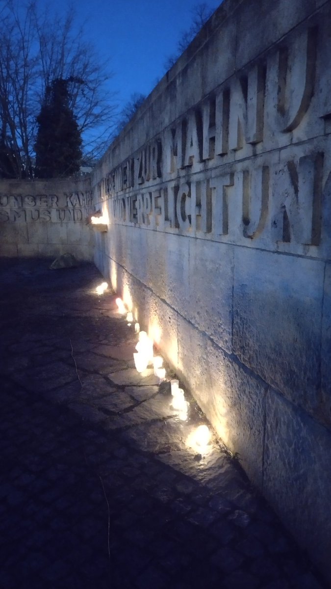 AWO_Potsdam's tweet photo. Heute jährt sich zum 80. Mal die Befreiung des Konzentrationslagers Auschwitz-Birkenau. Auch in Potsdam wird ab 17.00 Uhr auf dem Platz der Einheit der Opfer gedacht.

Nie wieder! Wir sollten aus der Geschichte gelernt haben.
🕯️ #WeRemember #NieWieder #HolocaustGedenken #echtawo https://t.co/fJQ7iuFGDq