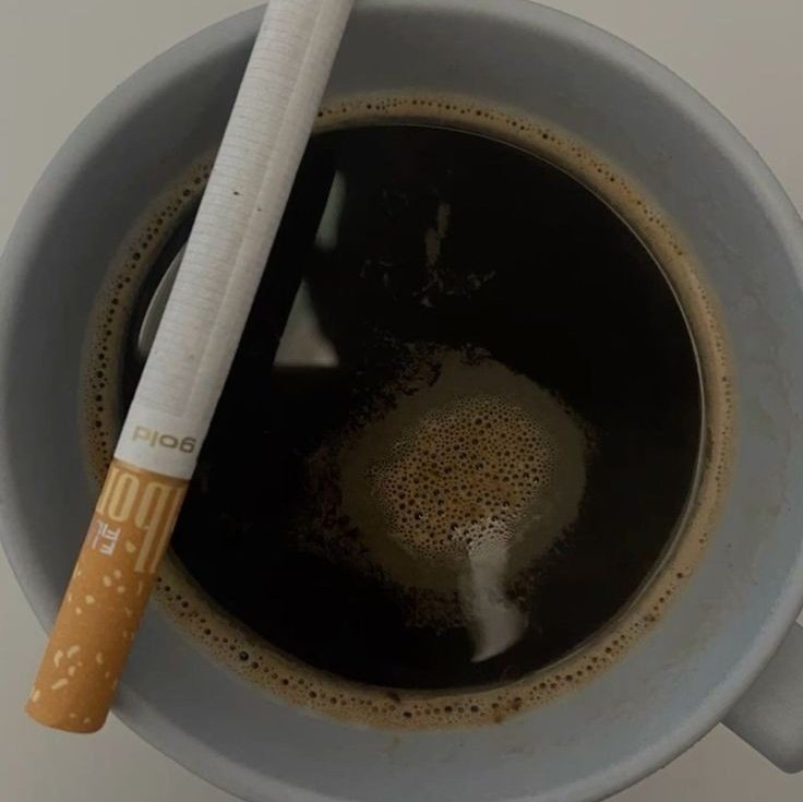 день подходит к концу, но кофе подходит к любому часу.