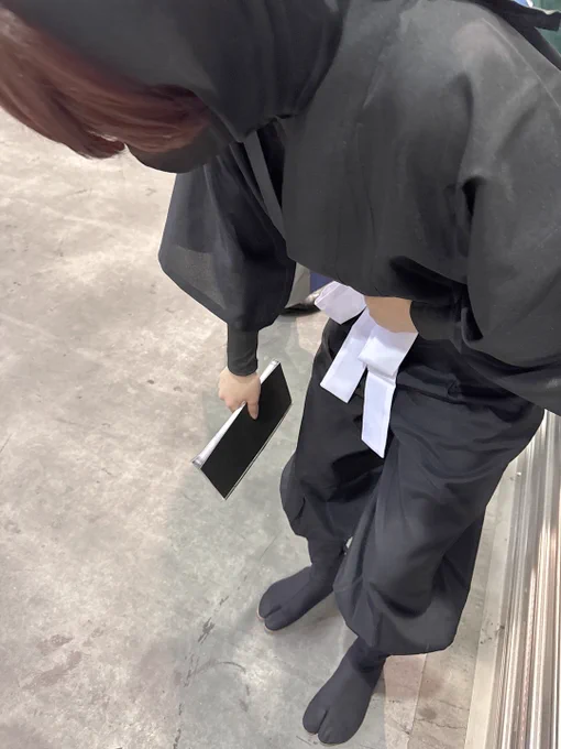 これは胃を痛がるドイセン……(自分のすけべな本いっぱい売ってくれてありがとう) 