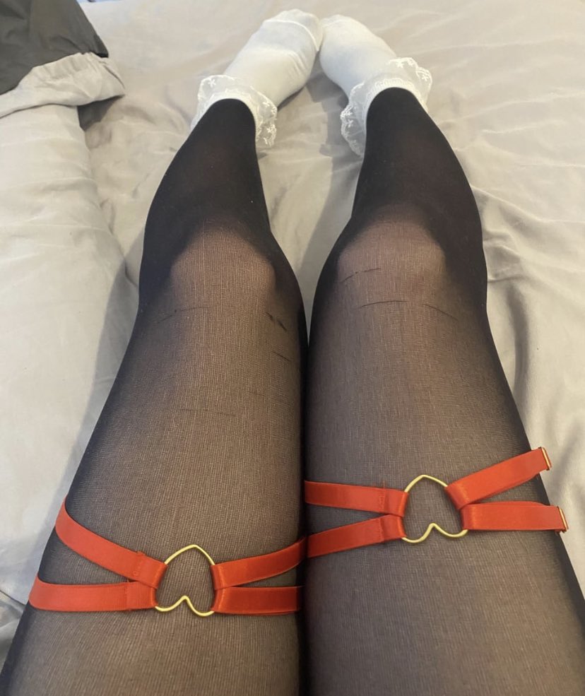 lizaaa6464's tweet photo. Finally remembered my password for this account yayy 😭

#pantyhose #nylonfetısh #socks #beauty #slay https://t.co/nNmPHRn8mo