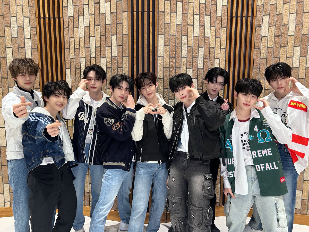 _𝗭𝗘𝗥𝗢𝗙𝗢𝗖𝗨𝗦

TBS「CDTVライブ！ライブ！」をご覧いただきありがとうございました✨
「NOW OR NEVER」をTV初パフォーマンスさせていただきました🎤
配信とMVでも引き続きお楽しみください🩵

🎞️MV
youtu.be/whrNetEPe_M

🎧配信
zb1.lnk.to/spgUBU

🔗特設サイト