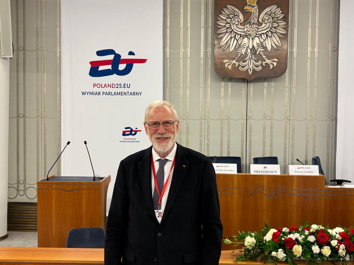 sachsenanhalt's tweet image. Europaminister Rainer #Robra als Mitglied des @bundesrat|es bei #COSAC-Konferenz in Warschau. Die Vertreter der #Europa|ausschüsse der nationalen Parlamente beraten u.a. zu Prioritäten der polnischen EU-Ratspräsidentschaft. @POLAND25EU #Poland25eu