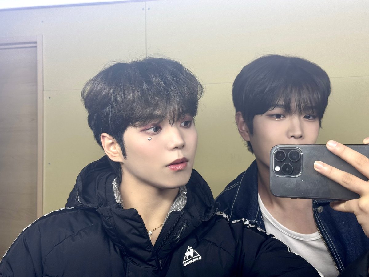 LUPITER_'s tweet photo. 행복한 설 연휴 되세요 🤍
幸せな旧正月連休になりますように🤍
I hope you have a happy holiday🤍
#상우 #시호 #sangwoo #siho https://t.co/cBv88W9VXO