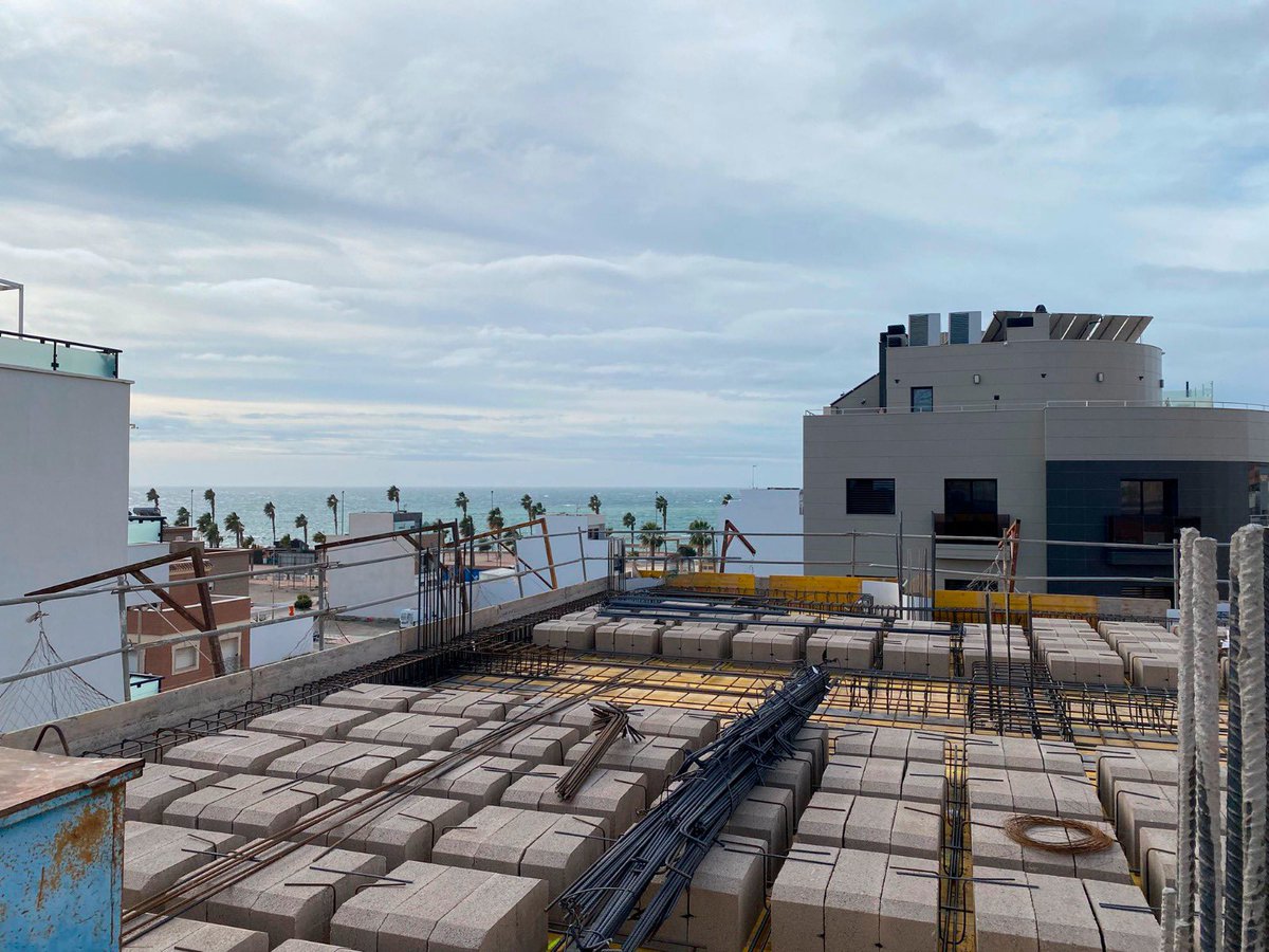 🚧 Avanzamos en la construcción del #EdificioSanMartínAdra! 🏗️✨
¡Ya estamos comenzando a levantar la cuarta planta!
📍: bit.ly/3xLtE61
🌐 exarchitects.com
#Arquitectura #EXarchitects #Adra #NuevaConstrucción #Viviendas #InnovaciónYDiseño