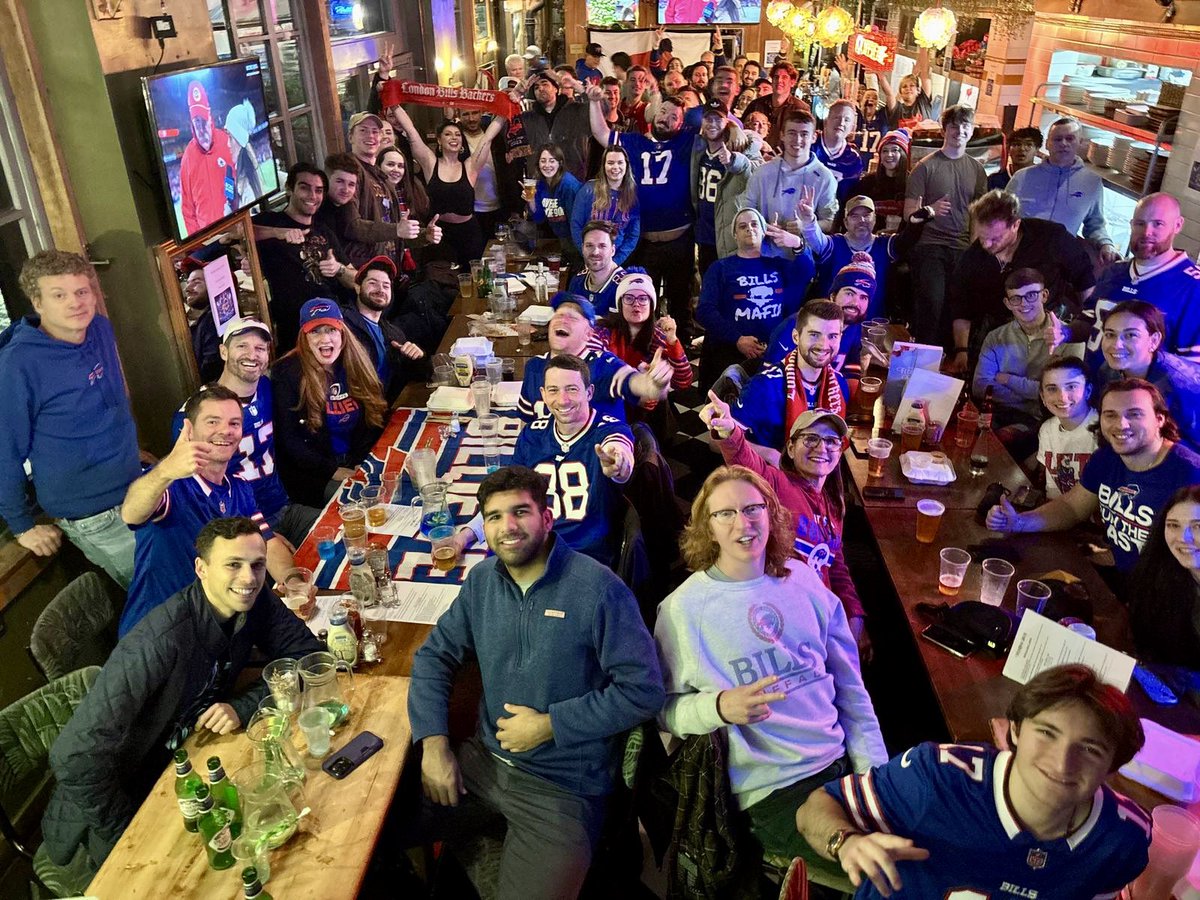 Today is pretty shit but last night was incredible♥️

Love you, #BillsMafia