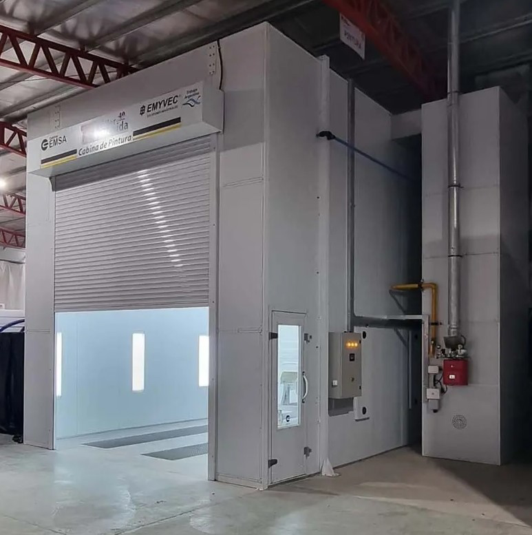 Empresas 🚛
<a href="/emyvec/">Emyvec - Cabinas EMSA</a> instaló nueva cabina de pintura en Taller Avenida

Taller Avenida inauguró una nueva instalación de pintura para camiones, diseñada y fabricada por EMYVEC, en su 40° aniversario.

Más info: qrcd.org/7ykp