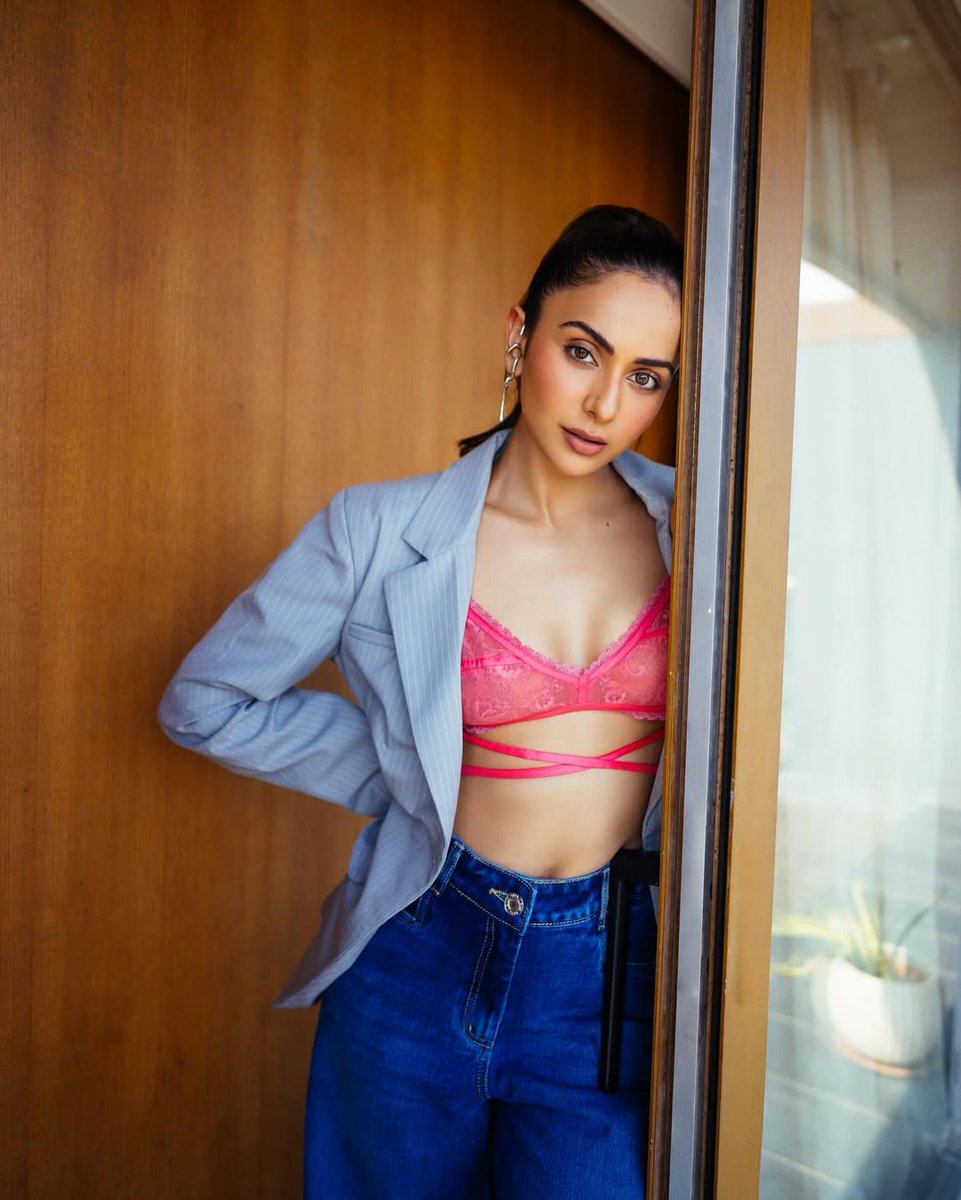 BlackExpposed's tweet photo. 🚨BREAKING &amp; EXCLUSIVE!

👉Rakul Preet Singh ❤️‍🔥 

#VivianDsena #AvinashMishra #Avinash #Avisha #KaranveerMehra #EishaSingh #RajatDalal #BiggBoss18 #SalmanKhan #AA22 #ElvishYadav #RakulPreetSingh #AliaBhatt #laughterchef https://t.co/mkjhsE4U8l