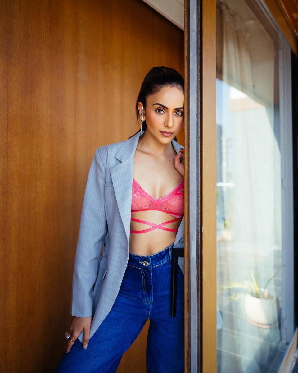 BlackExpposed's tweet photo. 🚨BREAKING &amp; EXCLUSIVE!

👉Rakul Preet Singh ❤️‍🔥 

#VivianDsena #AvinashMishra #Avinash #Avisha #KaranveerMehra #EishaSingh #RajatDalal #BiggBoss18 #SalmanKhan #AA22 #ElvishYadav #RakulPreetSingh #AliaBhatt #laughterchef https://t.co/mkjhsE4U8l