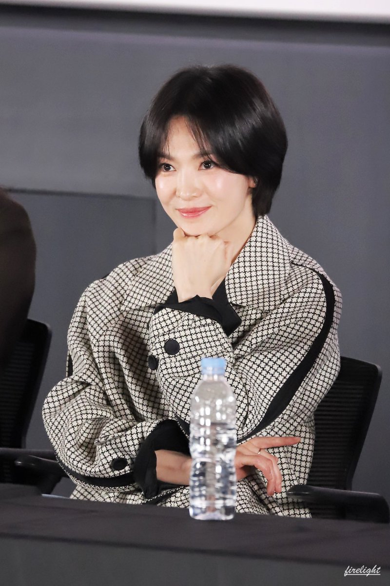 moomultii's tweet photo. i will never get tired of saying how beautiful she is!! ohh hyekyo <3 

#SongHyeKyo https://t.co/kYeor2SogG