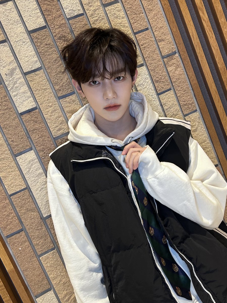 ZEROBASEONE ゼベワン ゼロニ ジャンハオ ハニニ 制服 ZB1 ZZEROBASEONE ゼベワンゼロニジャンハオハニニ