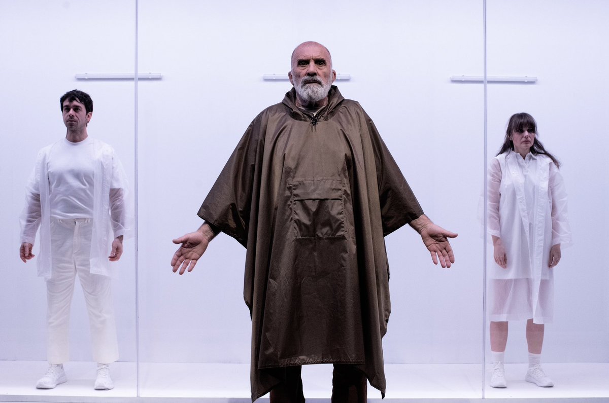 TeatroEspanol's tweet photo. 🌬️ ¡Última semana de #VientoFuerte! 

Hasta el 2 de febrero en la Sala Pequeña - Margarita Xirgu.

Obra de Jon Fosse (Nobel 2023), dirigida por José María Esbec.

⏰ 19:30 h (70 min) 
⚠️ Efectos de luz estroboscópica

🎟️ Entradas: https://t.co/6CMxx6tfBt 

#TeatroEspañol https://t.co/xzBpfzzyHE
