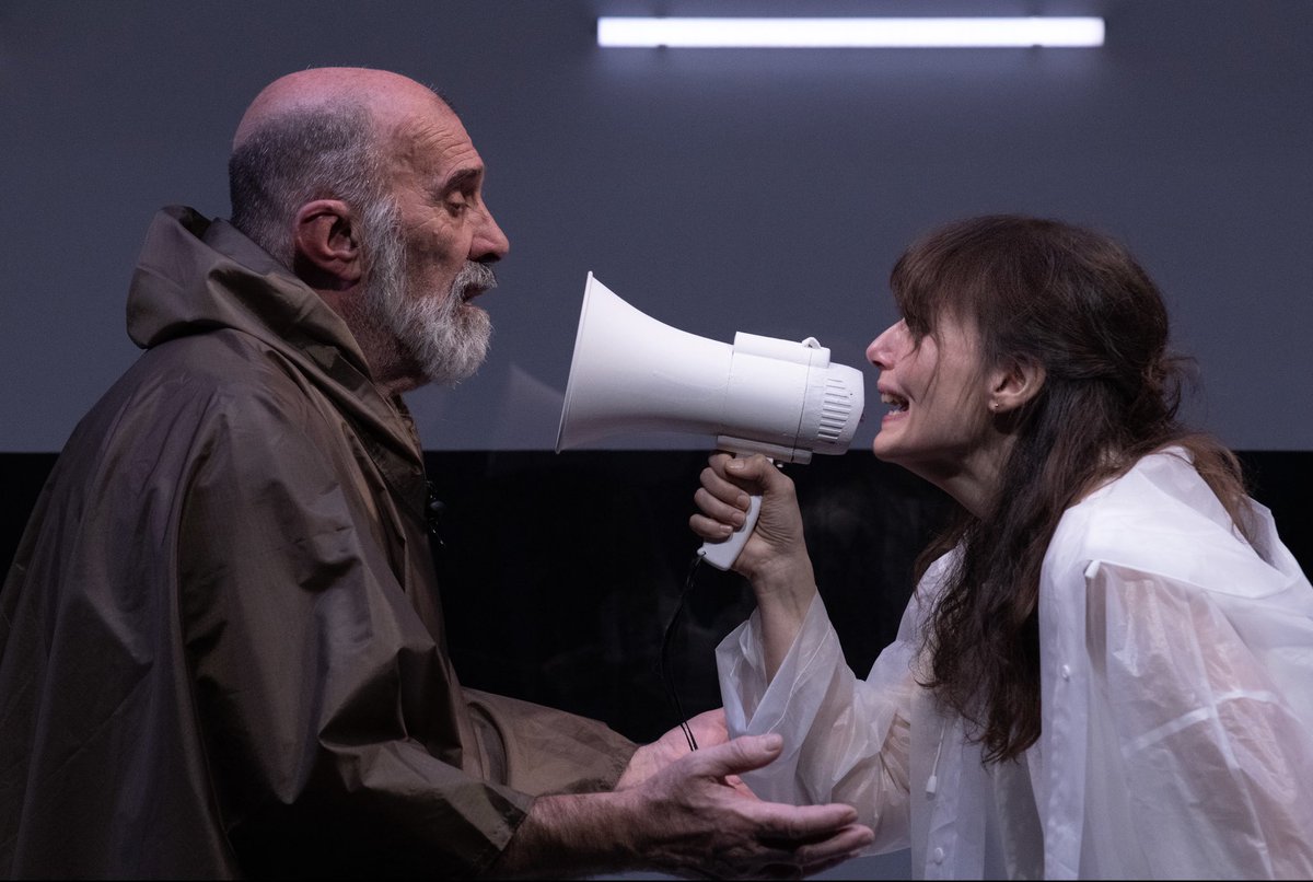 TeatroEspanol's tweet photo. 🌬️ ¡Última semana de #VientoFuerte! 

Hasta el 2 de febrero en la Sala Pequeña - Margarita Xirgu.

Obra de Jon Fosse (Nobel 2023), dirigida por José María Esbec.

⏰ 19:30 h (70 min) 
⚠️ Efectos de luz estroboscópica

🎟️ Entradas: https://t.co/6CMxx6tfBt 

#TeatroEspañol https://t.co/xzBpfzzyHE