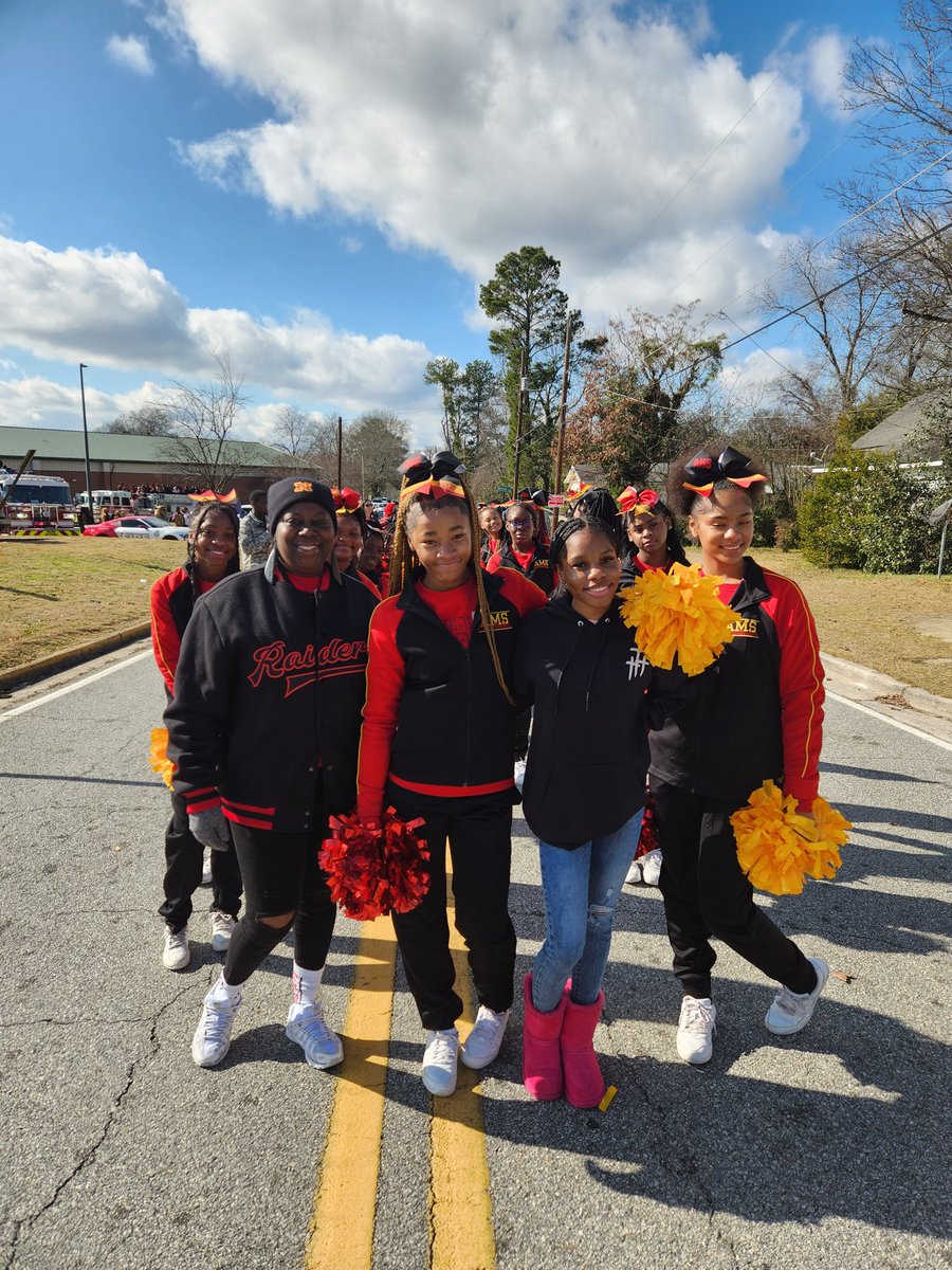 ApplingSchool's tweet photo. 🗣IT WAS A GREAT DAY TO BE A EASTSIDE RAIDER!❤️🖤💛 If you are from or work on the Eastside and you missed the EASTSIDE PARADE/PEP RALLY/PROCLAMATION, you missed a treat today! We had a great time celebrating the NE football players and the Eastside Zone!❤️🖤💛  #EastSideOutLoud https://t.co/VpS9wKbfKO