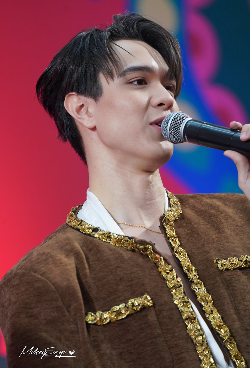 aud_taksara's tweet photo. ขออนุญาตเสิร์ฟอย่างต่อเนื่อง ก่อนงานใหม่วันที่ 3 ก.พ. กำลังจะมาฮะ 😆 เซ็ตแบบโคลสอัพหน้าหล่อๆ กันไปเลยฮะ 😊

TheMallCNY x MIKEY

#TheMallLifestoreCNYxMikey 
#ไมกี้ปณิธาน #mikepanitan https://t.co/HYUz0cgKjS