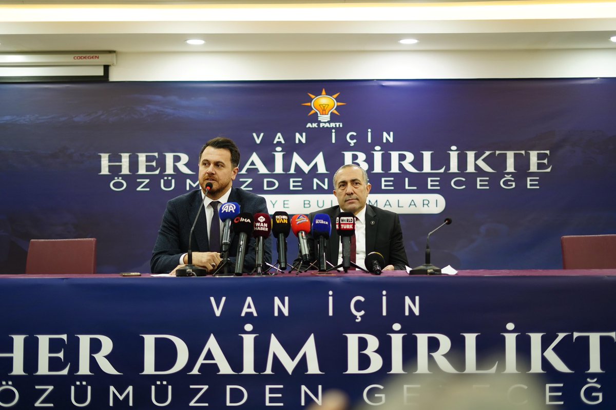 emreguray65's tweet photo. Bugün itibarıyla Van İl Başkanlığı görevimizi Sn. Abdulahat Arvas Bey’e devrederek büyük bir onurla tamamladık. Görev süremiz boyunca yanımızda olan tüm teşkilatımıza ve hemşehrilerimize teşekkür ediyorum. Yeni yönetimimize başarılar diliyor, her zaman yanlarında olacağımızı ifade ediyorum. 

Rabbim yar ve yardımcımız olsun. 

@ArvasAbdulahat