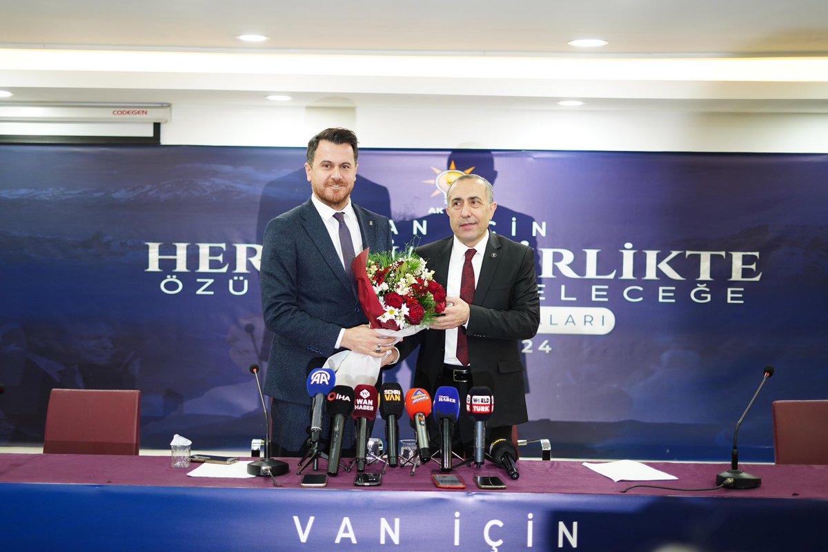 emreguray65's tweet photo. Bugün itibarıyla Van İl Başkanlığı görevimizi Sn. Abdulahat Arvas Bey’e devrederek büyük bir onurla tamamladık. Görev süremiz boyunca yanımızda olan tüm teşkilatımıza ve hemşehrilerimize teşekkür ediyorum. Yeni yönetimimize başarılar diliyor, her zaman yanlarında olacağımızı ifade ediyorum. 

Rabbim yar ve yardımcımız olsun. 

@ArvasAbdulahat