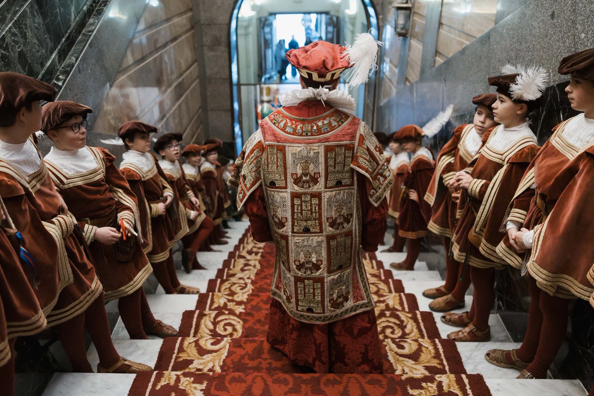 rodrigomenaruiz's tweet photo. Ayer domingo, se celebró en #Burgos, la festividad de San Lesmes, patrón de la ciudad

Dejo por aquí un hilo 🧵 con unas cuantas fotografías que me gustan (y espero que gusten) de un frío día, pero para recordar

📷 para @Aytoburgos 
 
(1/9) https://t.co/c1cKwx5fUn