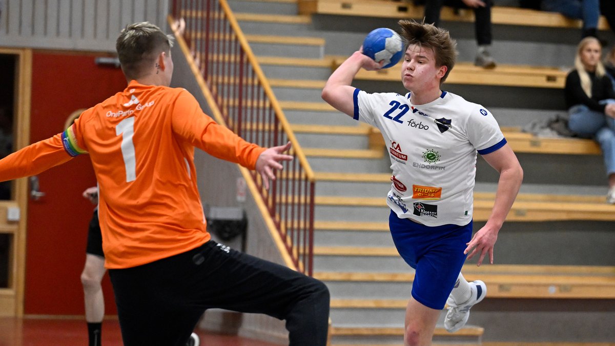 BALTICHOVS ATTACKHANDBOLL SÄNKTE ÖIS
SPORT | Senast lagen möttes var det en hård, grinig och ful match på många sätt. En kamp som slutade med tvåmålsseger för Baltichov. Returen i Förbohallen blev däremot en helt annan show. ÖIS var chanslösa...
lokalpressen.eu/sport/balticho…