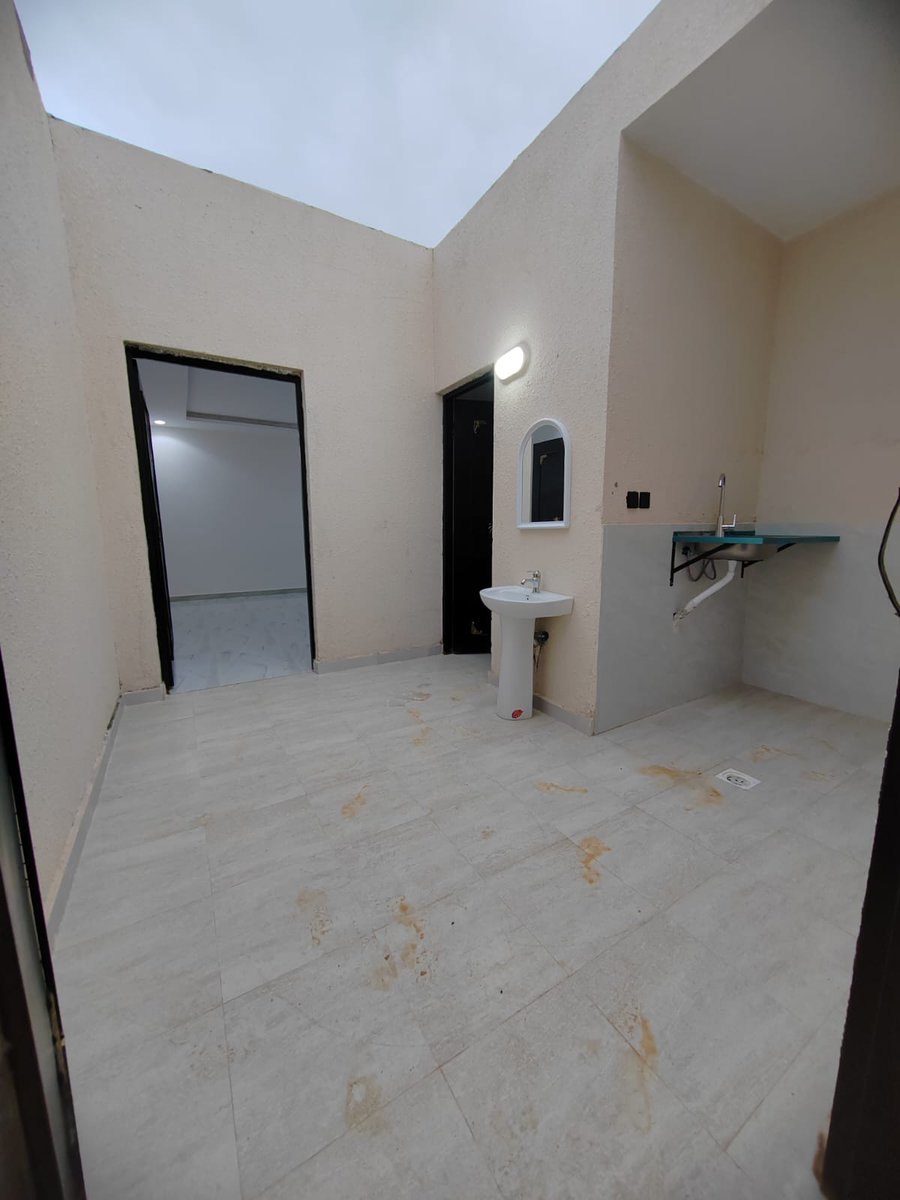 متوفر غرف وإستراحات عزاب للايجار بحي الرمال
الغرف تتكون من غرفة وحمام ومطبخ
الاستراحات تتكون من غرفة ومجلس وحمام ومطبخ وبايكة
وغرفتين ومجلس وحمام ومطبخ وبايكة
مجمع عزاب جديد ما سكن قبل
للمزيد من التفاصيل اتصل على 
0551118728
او واتساب