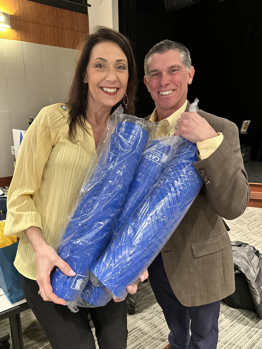 TiffanyErvin's tweet photo. Great weekend sharing my #adventureinservice with #RotaryGeek friends in @Rotary District 6900!  Thanks to Governor Elect Steve for the invite &amp; for helping us #endalz with @CartFund! #Tiffanystravels #theguy @bill_boroff #ontheroadagain #Lockerroomleadership https://t.co/X6XhI7Qrxm