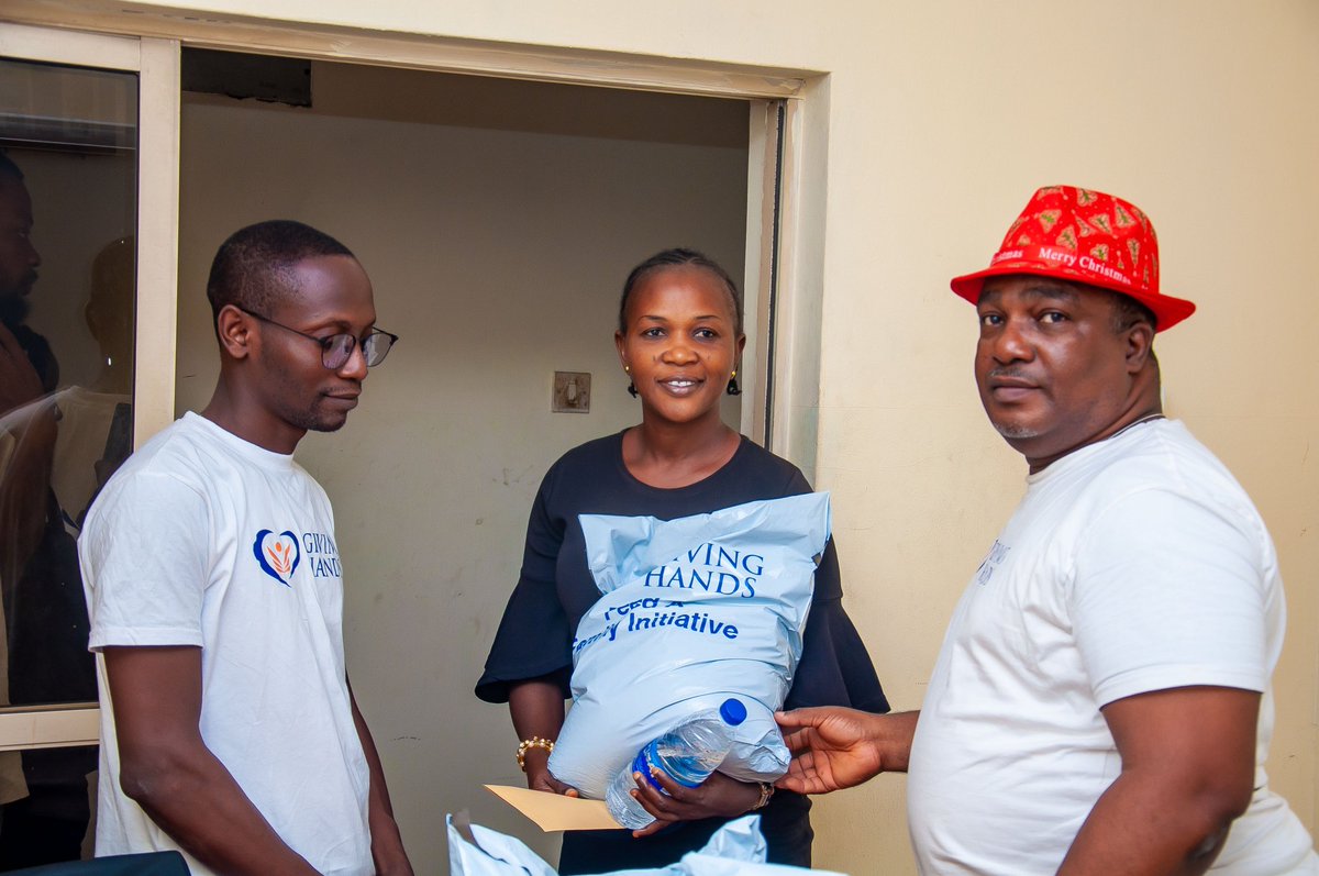 GivingHandsNG's tweet photo. At Giving Hands, we are all about putting smiles on the faces of people 😁🥰
#givinghands https://t.co/bS5L1Of3wb