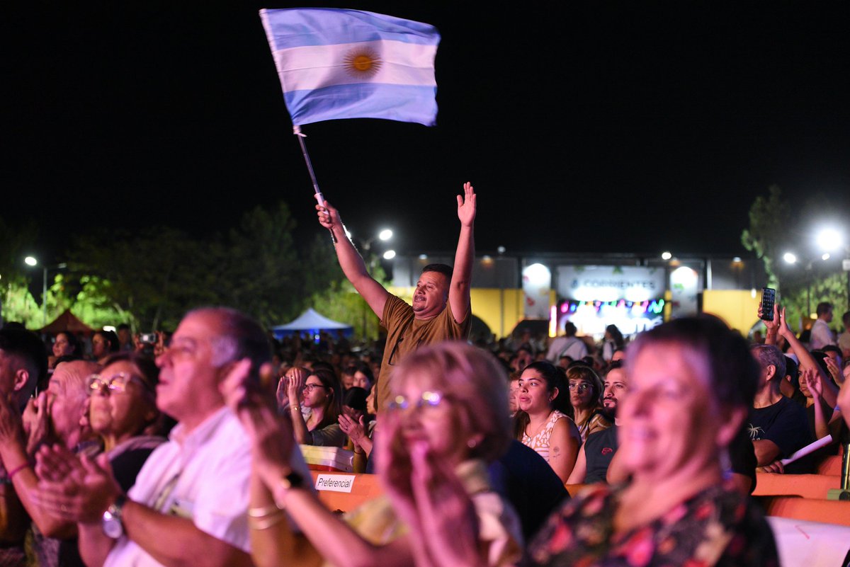 🪗 Cerramos con orgullo la Fiesta Nacional del Chamamé, un verdadero símbolo de nuestra identidad cultural. 

🌙 Fue un honor ser parte de esta décima luna, donde nuestra música, danza y tradiciones se convierten en un puente que nos une como pueblo.