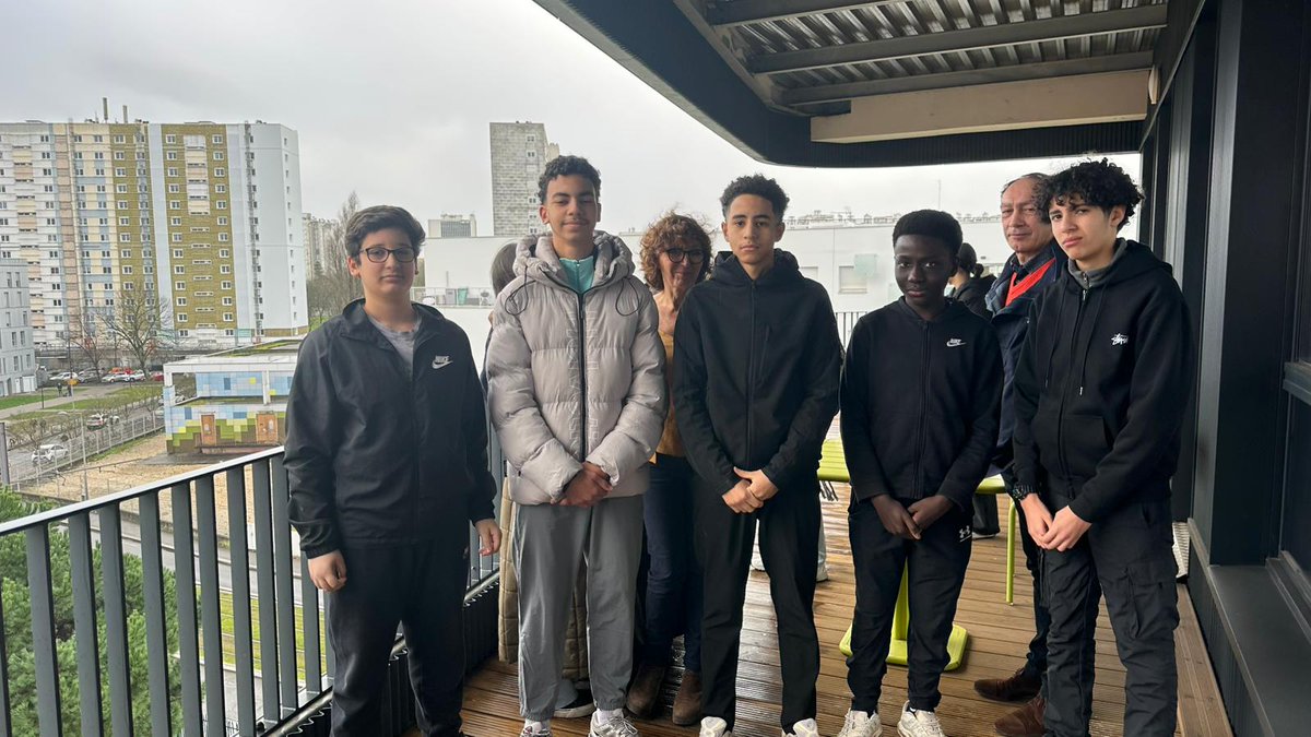 EDF Nvelle-Aquitaine (@edf_aquitaine) on Twitter photo Nous souhaitons la bienvenue aux 11 élèves de 3e du collège Grand Parc de @BdxMetro pour leur #stage d’observation 👀 Une semaine pour découvrir les #métiers du groupe <a href="/EDFofficiel/">EDF</a> aux côtés de nos #salariés ! 🚀
<a href="/NvelleAquitaine/">Nouvelle-Aquitaine</a> <a href="/AcBordeaux/">Académie de Bordeaux</a> <a href="/EDFBlayais/">EDF Blayais</a> <a href="/EnedisNelleAqui/">Enedis en Nouvelle Aquitaine</a> Nous souhaitons la bienvenue aux 11 élèves de 3e du collège Grand Parc de @BdxMetro pour leur #stage d’observation 👀 Une semaine pour découvrir les #métiers du groupe <a href="/EDFofficiel/">EDF</a> aux côtés de nos #salariés ! 🚀
<a href="/NvelleAquitaine/">Nouvelle-Aquitaine</a> <a href="/AcBordeaux/">Académie de Bordeaux</a> <a href="/EDFBlayais/">EDF Blayais</a> <a href="/EnedisNelleAqui/">Enedis en Nouvelle Aquitaine</a>
