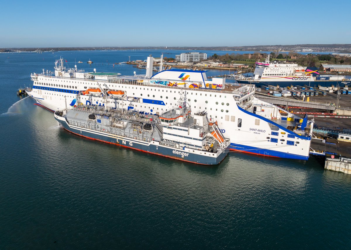 Portsmouth takes a step closer to a cleaner future with the first LNG bunkering transfer at the port! The Saint-Malo, a new electric-hybrid ship, fueled up from the Optimus barge. LNG reduces harmful emissions, improving air quality for residents. 

portsmouth-port.co.uk/news-and-updat…