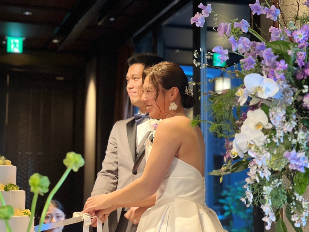 r2ym2ns's tweet photo. 改めて報告！✨
結婚式を挙げました！
たくさんの人に祝ってもらい、楽しい時間を過ごせました(*^^*)
ありがとうございました！
これからもよろしくお願いします🤲 https://t.co/NX0A7dLI9f