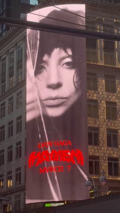 GagassipFrance's tweet photo. 🔴 Lady Gaga annonce sur Times Square la sortie de son nouvel album « Mayhem » pour le 7 mars 2025.
RDV à 17h sur https://t.co/m5Wedz89xQ pour plus d’informations. https://t.co/PkAsceoliS