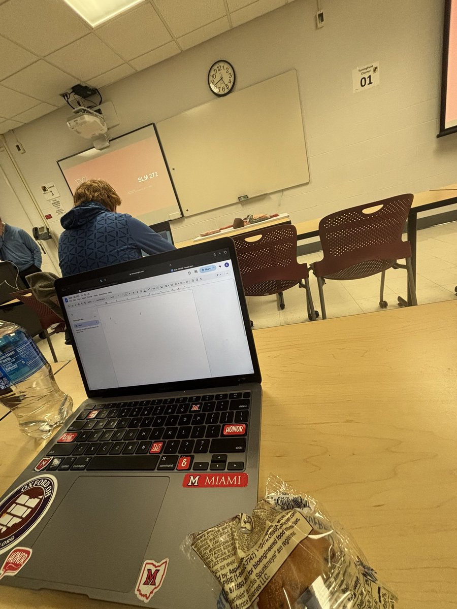 AntwonThomas01's tweet image. First college class! 🙏🏾
