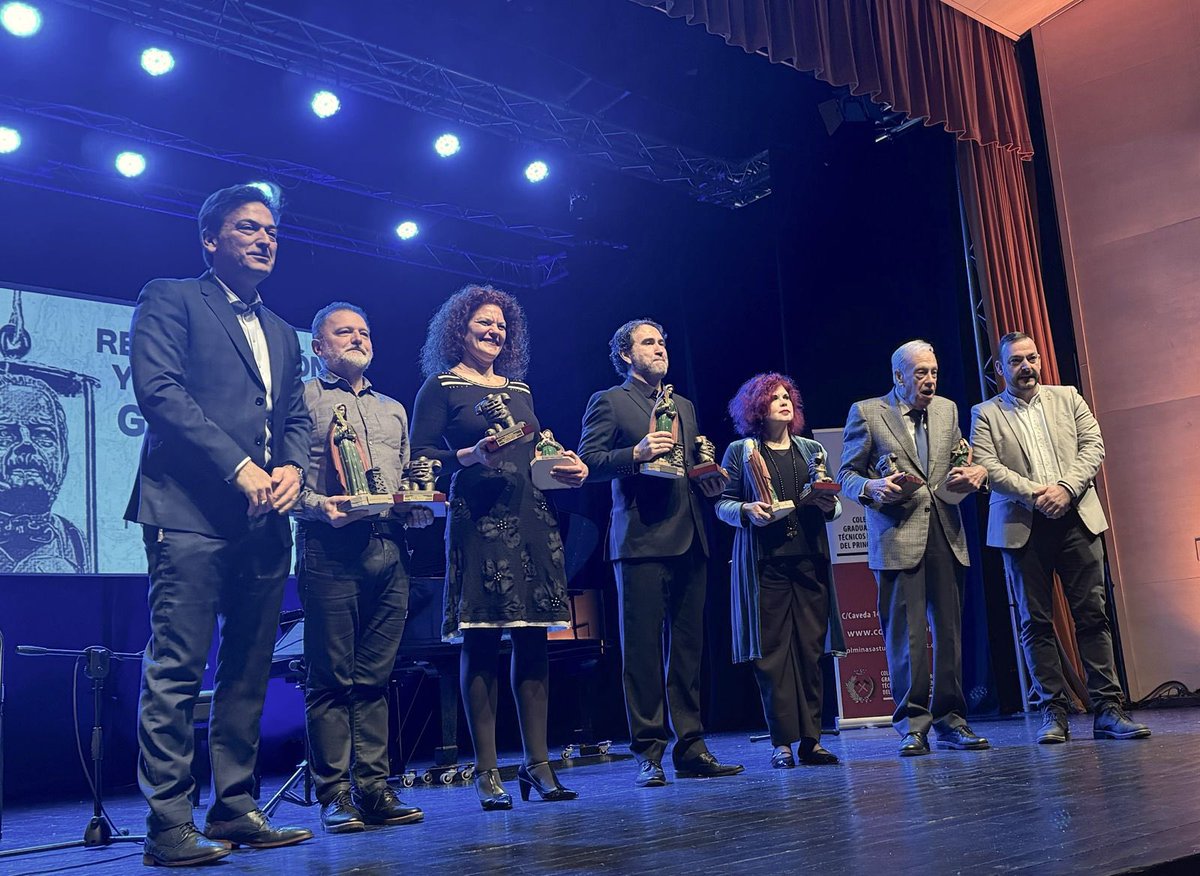 manualvz_mieres's tweet photo. Ayer homenajeamos a Guillermo Schulz, clave en la transformación industrial y primer director de la Escuela de Capataces, y lo hicimos de la mano del @ColminasAsturia. Una mirada al pasado que nos recuerda la necesidad de audacia y ambición para sembrar futuro. Gracias! https://t.co/IbsFoFqcuG