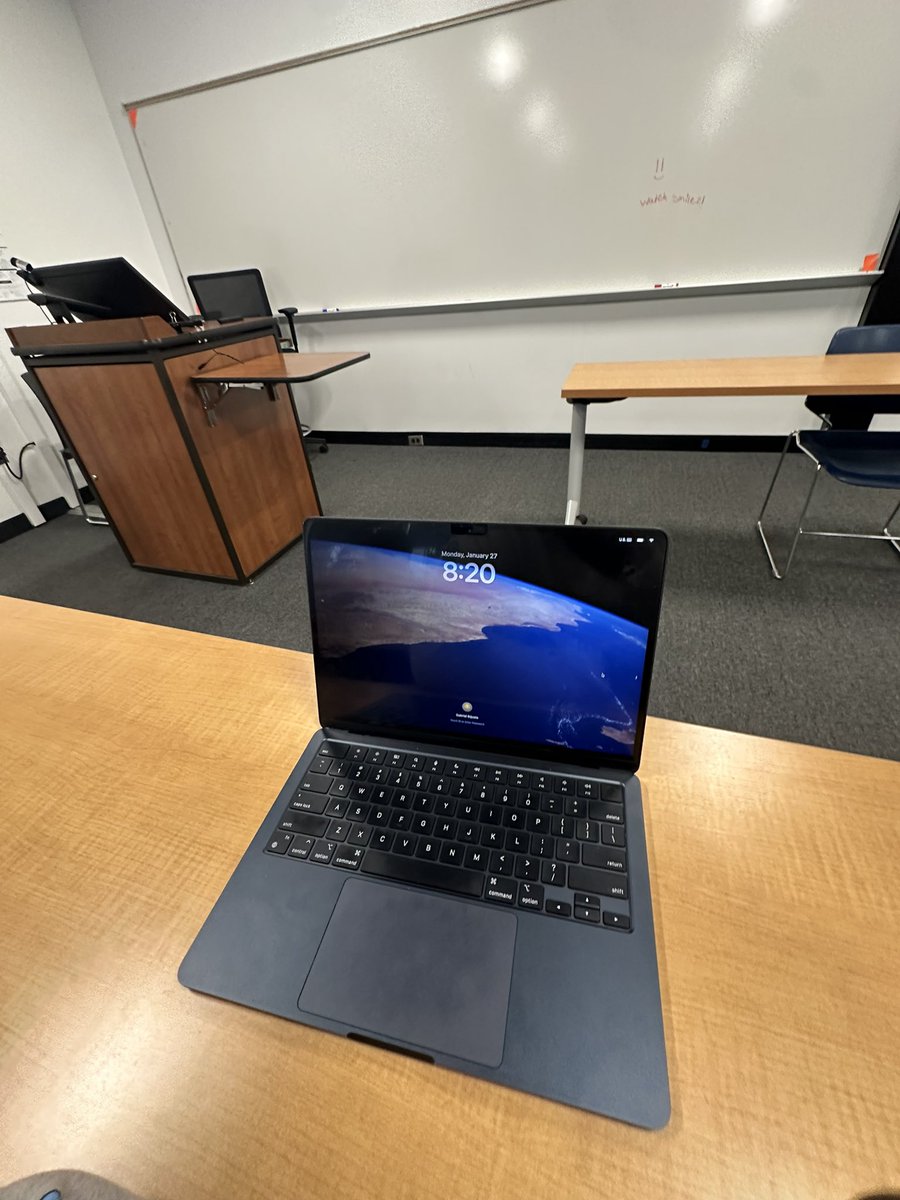 GSJ__99's tweet photo. Front row all semester📚
#setthestandard @VabxToure @coachjfranklin https://t.co/Dp6Ipmy5rz