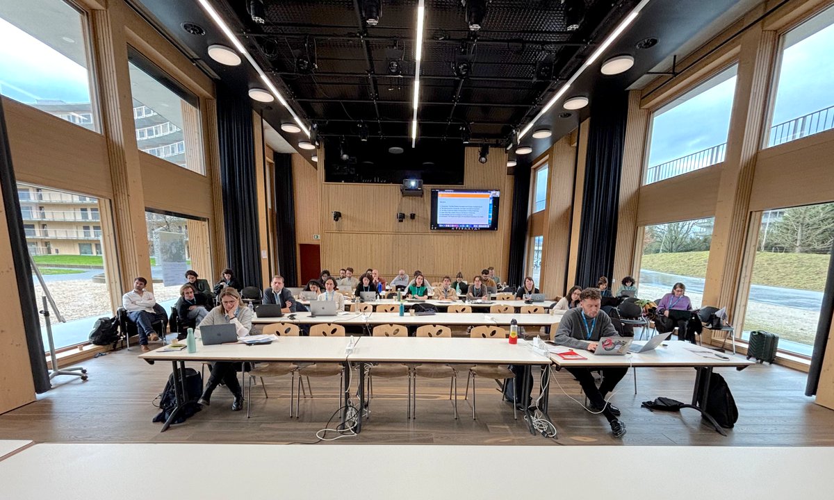 Concentration before the start of the “Transmedia History” conference of the <a href="/ImpressoProject/">Impresso project</a> at @UNIL: view from the podium ;) 
[impresso.github.io/transmedia/]