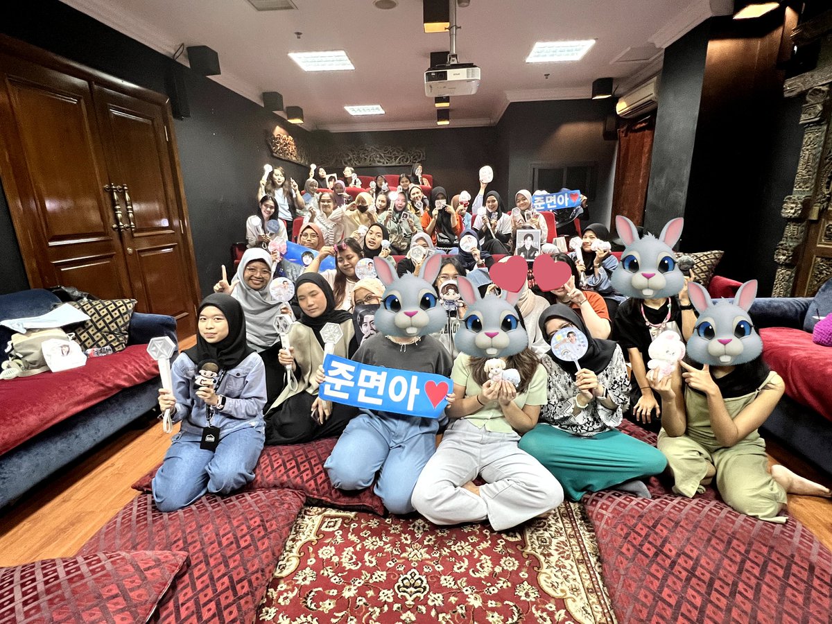 Bunny Citizens Indonesia🐰 (@suhocommunityid) on Twitter photo Terima kasih kepada semua Bunnyzens dan Exol yang sudah bergabung bersama kami nonton bareng SU:HOMME Encore di Metro Kemang Cinema. Selamat kepada para pemenang lucky draw 🎉
Mari tetep dukung SUHO, dan sampai jumpa di next project 🤘
Terima kasih kepada team <a href="/withexosphere/">exosphere project⭐️</a> Terima kasih kepada semua Bunnyzens dan Exol yang sudah bergabung bersama kami nonton bareng SU:HOMME Encore di Metro Kemang Cinema. Selamat kepada para pemenang lucky draw 🎉
Mari tetep dukung SUHO, dan sampai jumpa di next project 🤘
Terima kasih kepada team <a href="/withexosphere/">exosphere project⭐️</a>