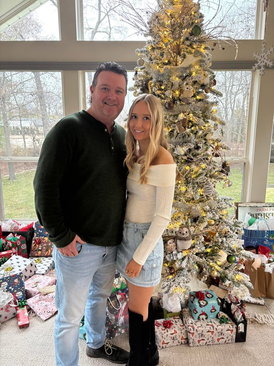 emilysieges's tweet photo. For #ThankAMentorDay I wanted to recognize my amazing dad! He is someone I can count on for anything and is always there for me when I need advice. He never fails to act as a mentor in my life. Thank you dad🩵 @vphsleadership @ValleyParkHS @ValleyParkSD https://t.co/y3GnN0Cg6e