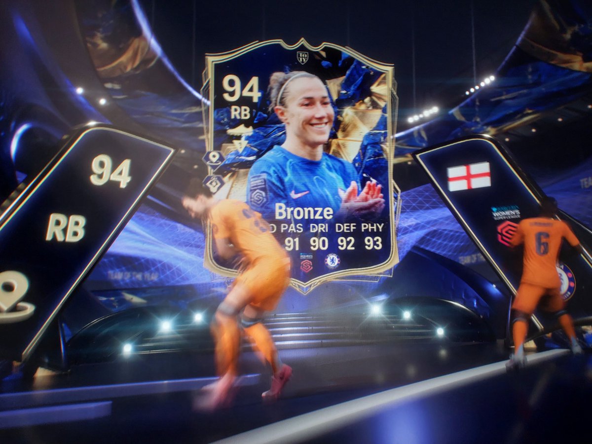 _TheFutBank_'s tweet photo. Pretty happy that I decided to wait for the icons to come back into packs before opening them 😅

Hope you guys were crazy lucky as well! https://t.co/eAFdtf21LP