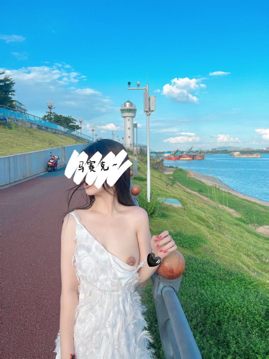 SGO915M's tweet photo. 广州真的好冷啊 露出难了
#人妻 #骚妻日常 #情侣日常 #小母狗 #露出 https://t.co/IfYw9WklkH