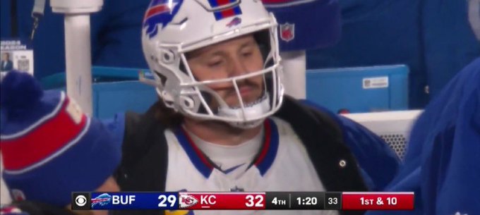 Watch Kev's leaked NSFW photo on TwXstars