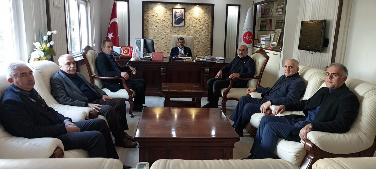 Batman İl Müftümüz Sn. Ahmet Durmuş hocamızı ziyaret ettik. 

Misafirperverlikleri ve ilgilerinden dolayı değerli hocamıza teşekkür ediyor, çalışmalarında başarılar diliyorum. 

<a href="/batmanmuftulugu/">Batman İl Müftülüğü</a>