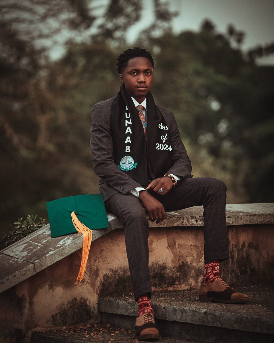 Demmy_ayo's tweet photo. Finally! 🙌
Just wanted something different and the first slide came up 😌

#FunaabConvocation #FUNAAB32ndconvocation 
#funaab https://t.co/1E78UUj7Xe