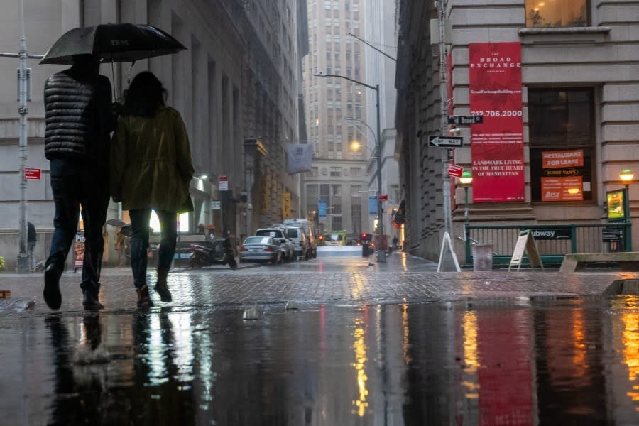Moji_weather's tweet photo. Rain in SoCal! Drought relief arrives, but watch out for flash floods! Stay safe! ๐จ
Get real - time alerts on MojiWeather.
๐ฒ Download & tag us to share your weather stories!
#SoCalRain #FlashFloodAlert #MojiWeather #WeatherPreparedness #DroughtRelief https://t.co/2nb8zCMqaH