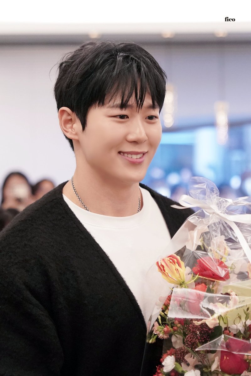 sw_fico's tweet photo. 250125 AMORE ETERNO
🌱🌹🐶🌿🌷
#정승원 #리베란테 https://t.co/LAsn9v68LW