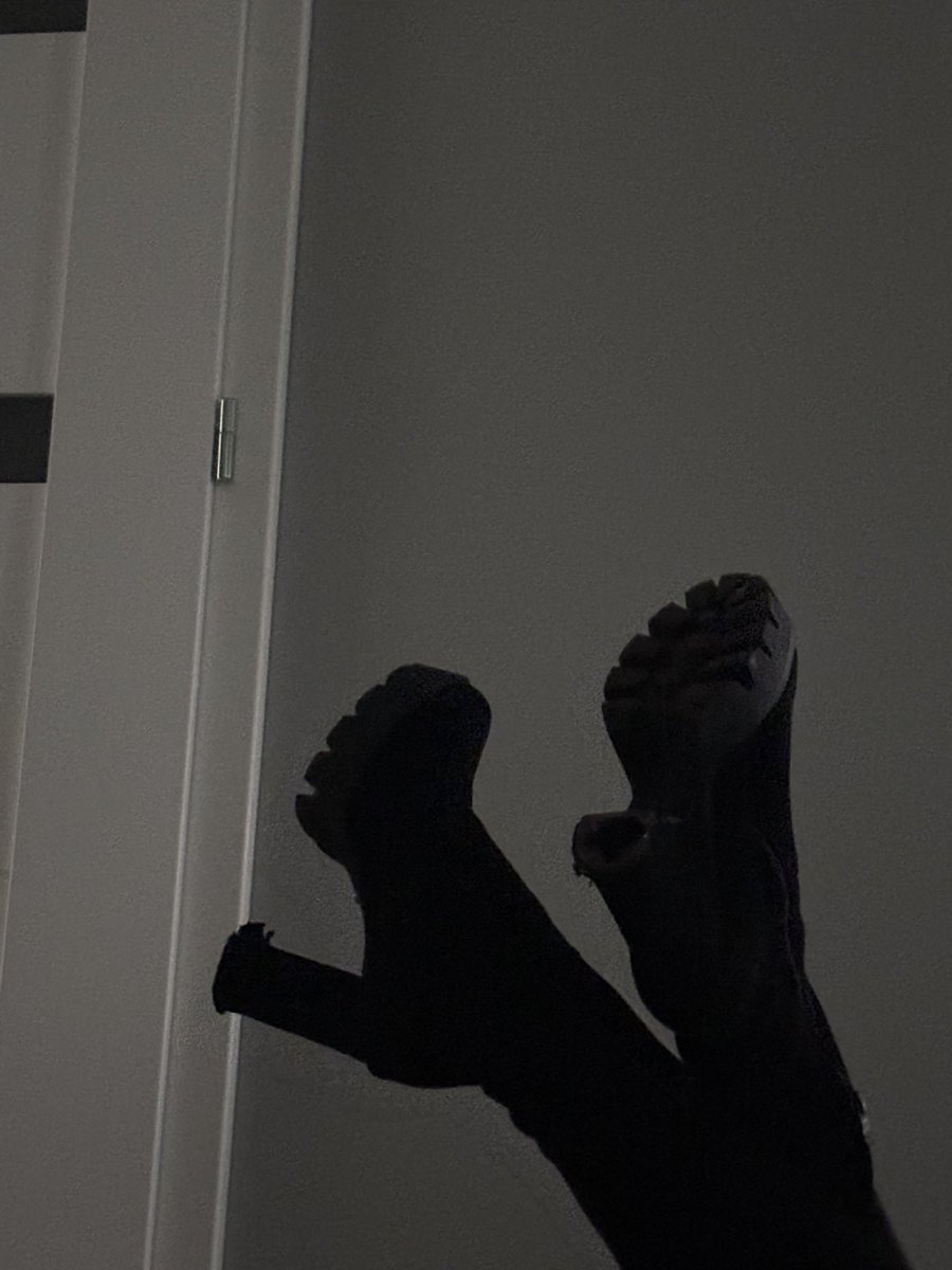 celiaqueenx's tweet photo. No i gdzie te wszystkie grzeczne pieski? Coś tu pusto. Raz, raz. 👉🏻
footfetish findom fetish dom https://t.co/3nqc7AxUeI