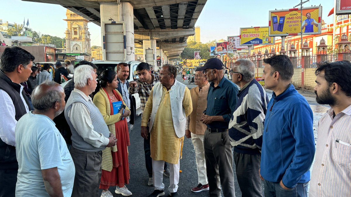 VasudevDevnani's tweet image. अजमेर में पृथ्वीराज मार्ग (एलिवेटेड रोड के नीचे) पर RSRDC द्वारा किये जा रहे निर्माण कार्य का निरीक्षण किया और सम्बन्धित अधिकारियों को निर्देशित किया। 

यह निर्माण पूर्ण कार्य होने से क्षेत्रवासियों एवं स्थानीय व्यापारियों को सुगमता होगी।

#RajAssemblySpeaker #Ajmer #Devlopment