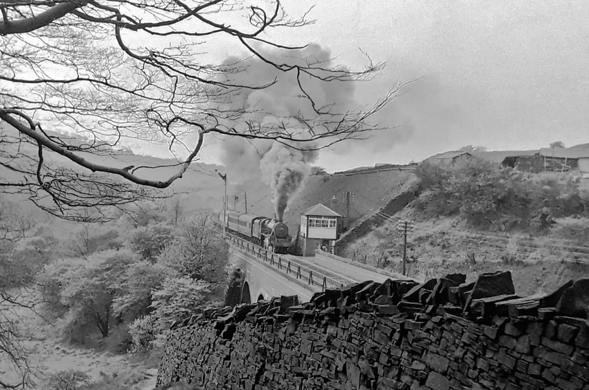 NowtbutaLad's tweet image. A Manchester bound train at Five Arches Viaduct near Baxenden #Accrington, 1956 [pic C. Morne]; the Signal Box closed in 1962, the line in 1966 and the viaduct was demolished in 1981. @railnigel @AmazingAccy #Railways #Lancashire