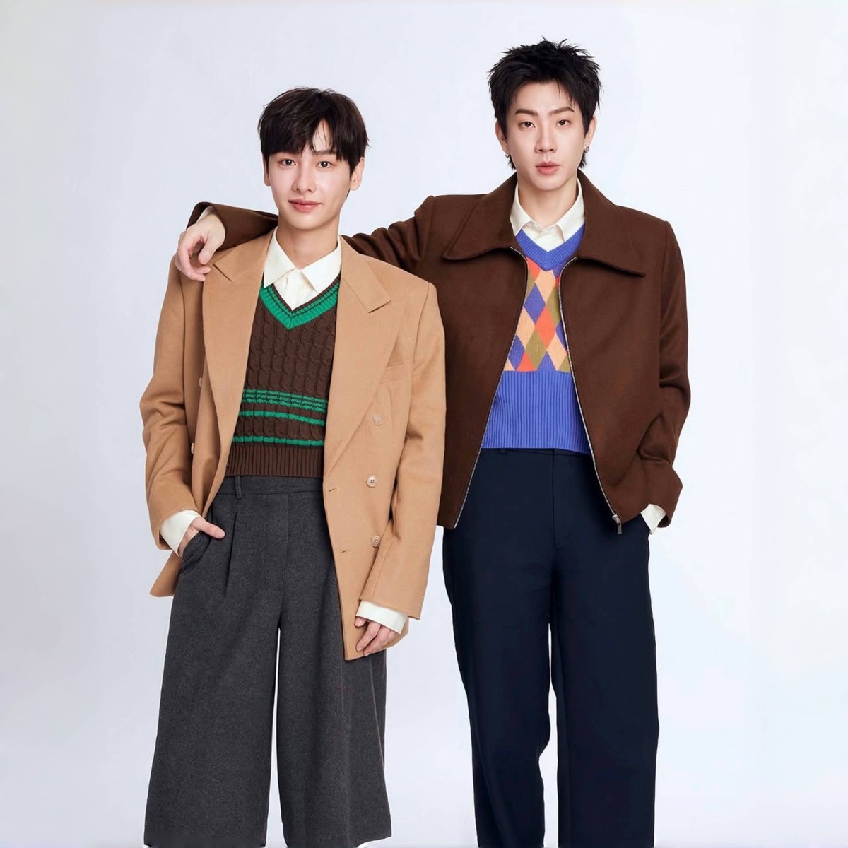 doublejxyj's tweet photo. 🤎🤍
#ออฟกัน #OffGun https://t.co/3fvdLMIUHQ
