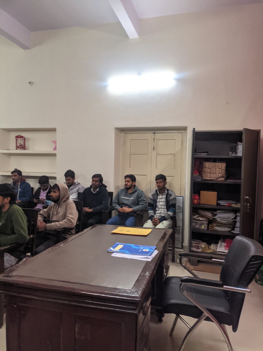 HabibullahHall's tweet photo. आज सायं हबीबुल्लाह छात्रावास में  प्रो. राम सागर मिश्र जी ,रसायन विज्ञान विभाग , जे.न.यू, दिल्ली  ने छात्रों से बातचीत करके अपना अनुभव साझा किया , छात्रावास के अभिरक्षक डा महेंद्र अग्निहोत्री और सभी छात्र मौजूद रहे । https://t.co/0gp3fgPFj7