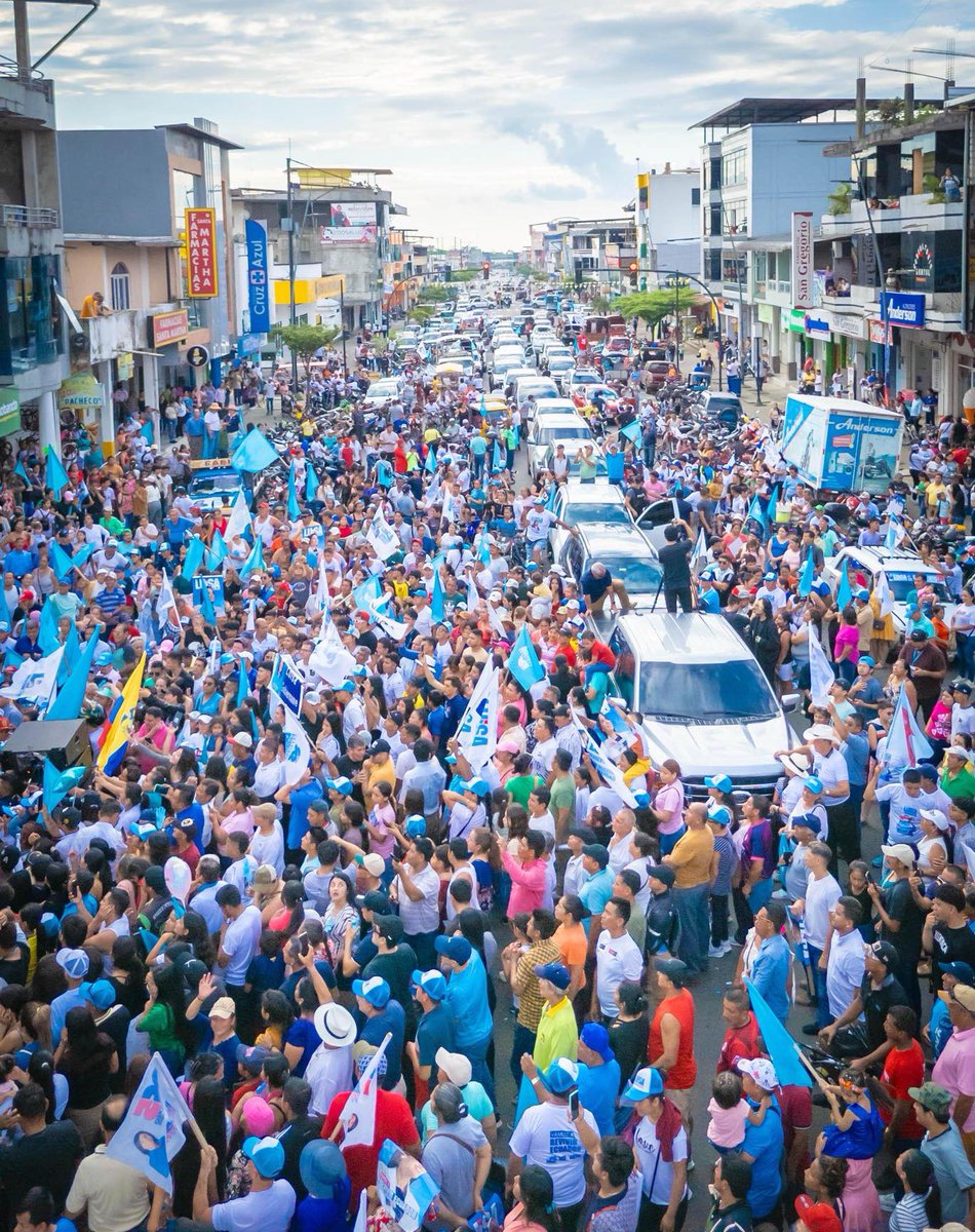 MashiRafael's tweet photo. ¡Qué fiesta en La Maná!
¡Viva Cotopaxi!✊🏼 https://t.co/otTa1BaqkU